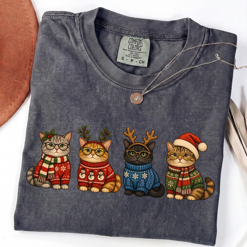 Christmas cats in cozy sweaters PNG design - image 3